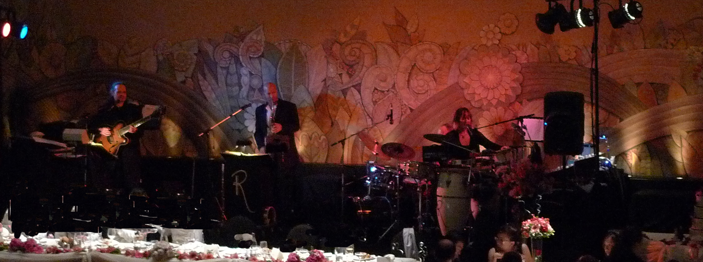 Live Wedding Dinner Music in Toronto by The Royz Band